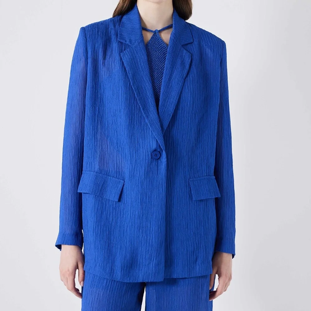 Blazer - Picture 4 of 5